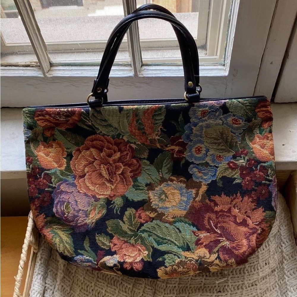Canvas floral embroidered bag